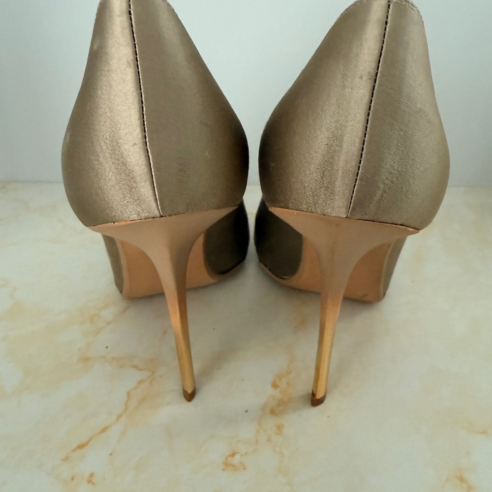 Stella McCartney olive green satin pumps. 38/8-8.5 - Picture 3 of 7